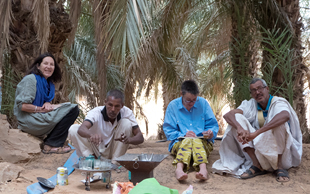 Erholung im Schatten von Palmen, Mauretanien