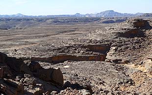  Von oben ist der Blick über das Felsplateau fantastisch, Tassili Immidir, Algerien