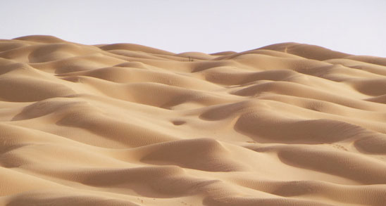 Wie ein wogender Ozean erheben sich die Dünen des Grand Erg Oriental, Tunesien