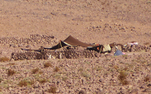 Nomadenlager bei den Bergen von Iferdane, Djebel Saghro, Marokko