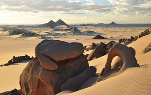 Felsformationen bei Tiska – zwischen Tadrart und Djanet, Algerien